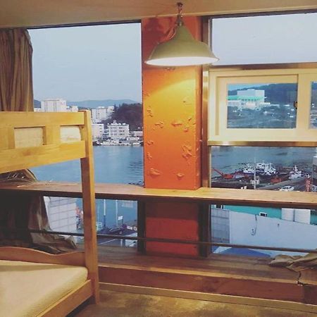 Lifeguesthouse Tongyeong Exterior photo