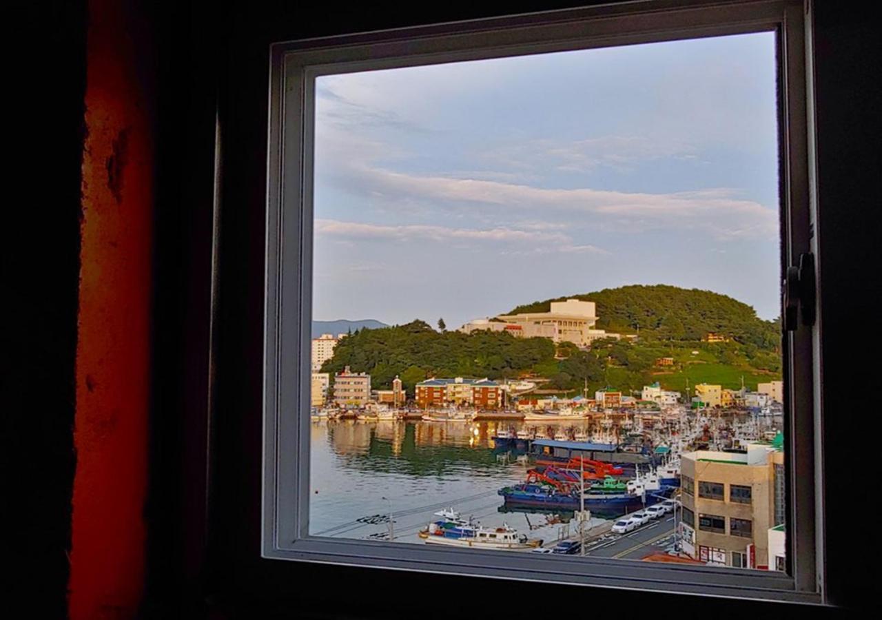 Lifeguesthouse Tongyeong Exterior photo