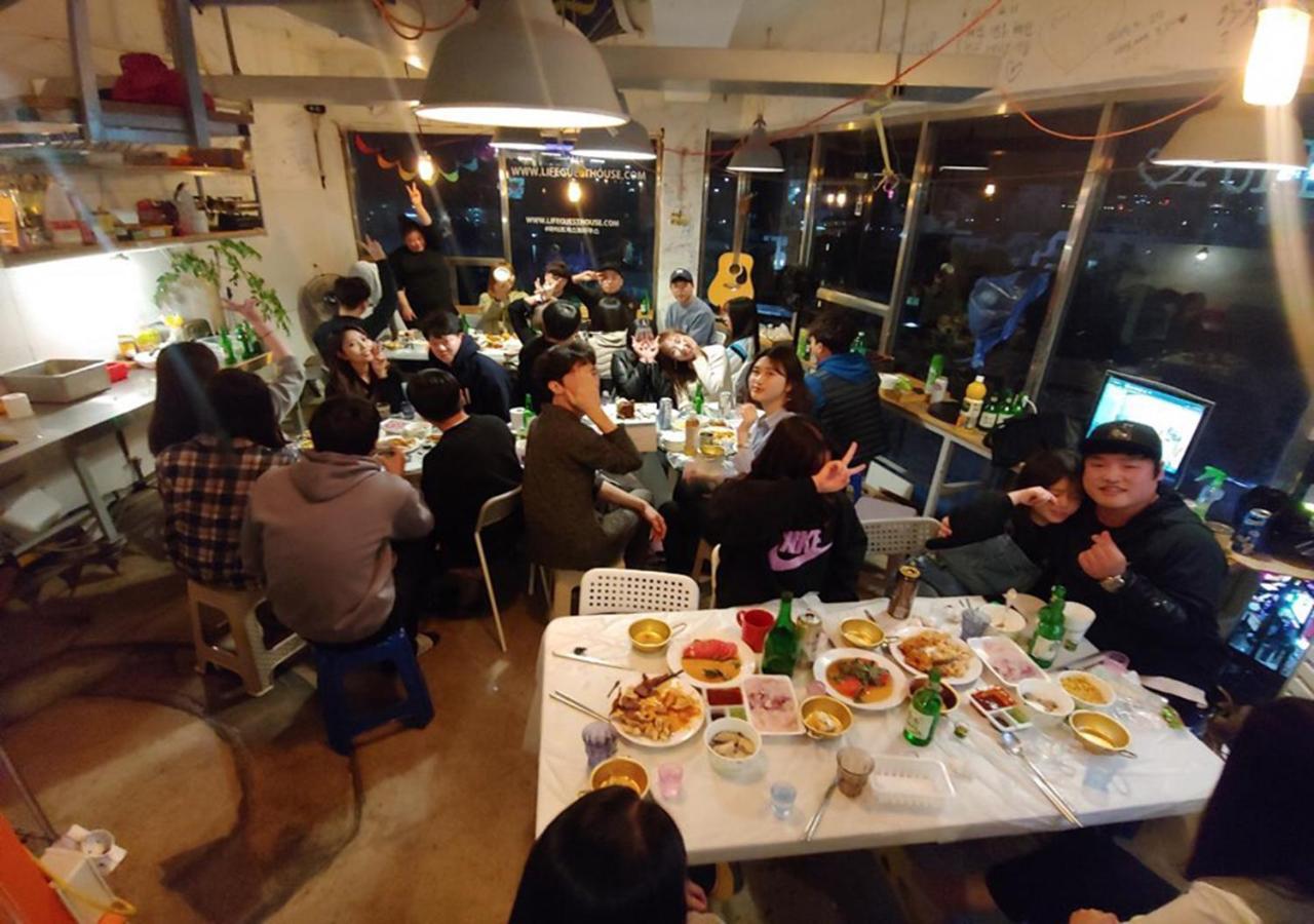 Lifeguesthouse Tongyeong Exterior photo